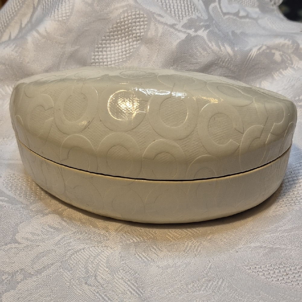 Coach Off White Glasses Holder With Suede Like Interior Hardshell Case
